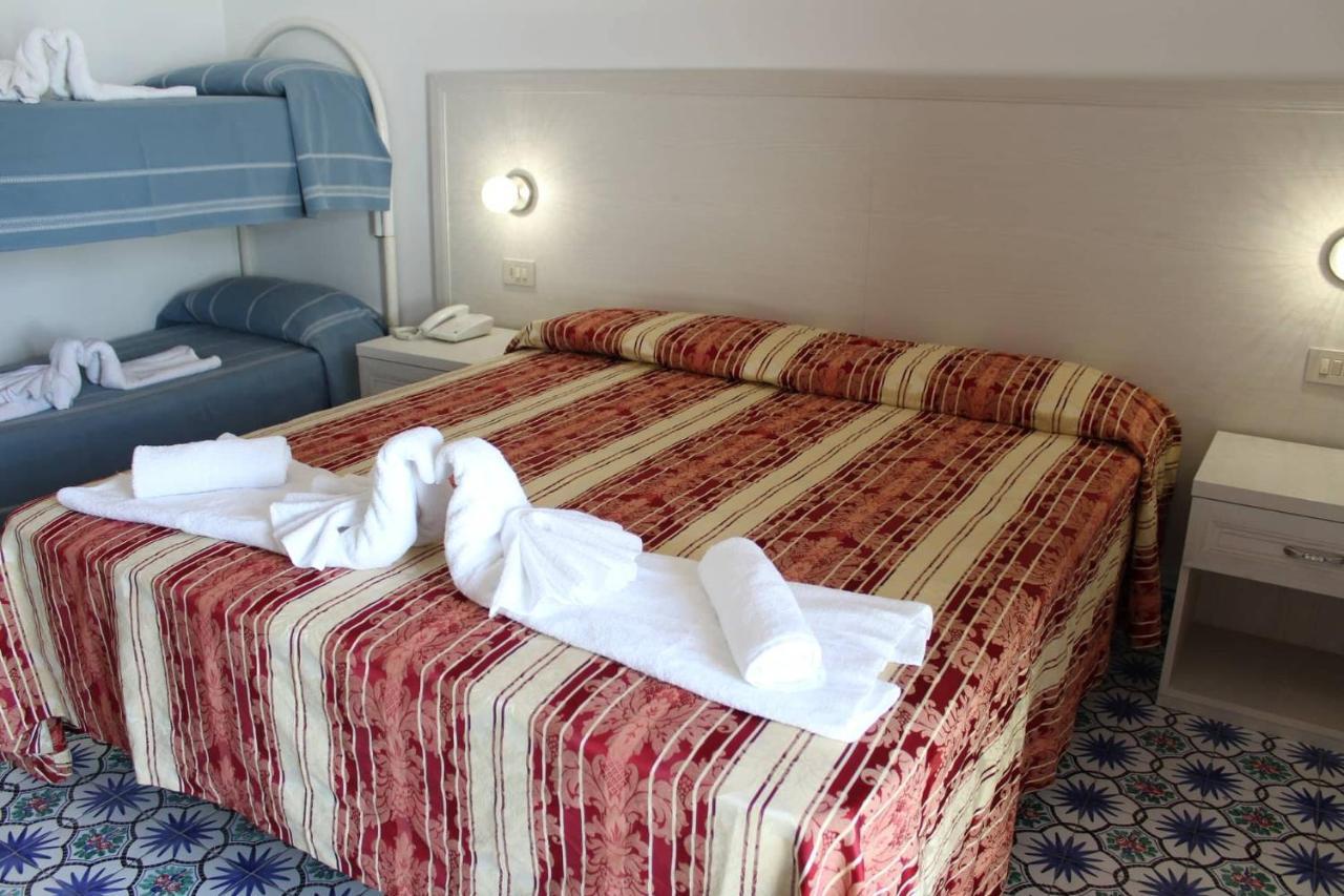 Hotel Al Bosco Forio  Bagian luar foto