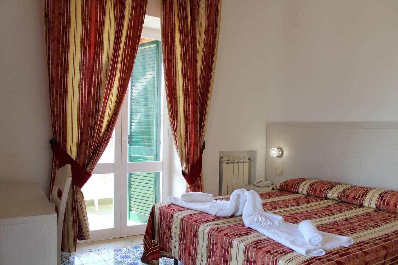 Hotel Al Bosco Forio  Bagian luar foto